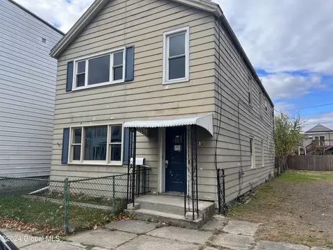 110 George St, Green Island, NY 12183