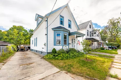 Exterior - 2 Winston Pl, Schenectady, NY 12304 photo 3 of 6