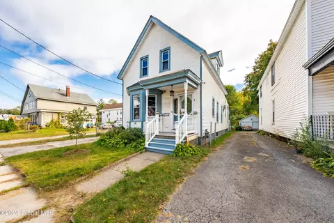 Exterior - 2 Winston Pl, Schenectady, NY 12304 photo 2 of 6