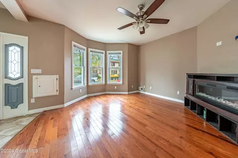 Living - 2 Winston Pl, Schenectady, NY 12304 photo 1 of 2
