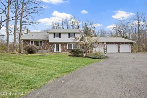 4072 Jockey St, Ballston Lake, NY 12019
