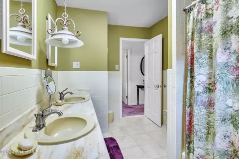 Bath - 23 Rosa Rd, Schenectady, NY 12308 photo 3 of 5