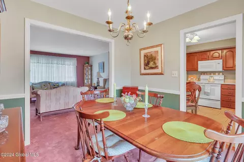Dining - 23 Rosa Rd, Schenectady, NY 12308 photo 2 of 4