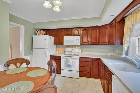 Kitchen - 23 Rosa Rd, Schenectady, NY 12308 photo 3 of 4