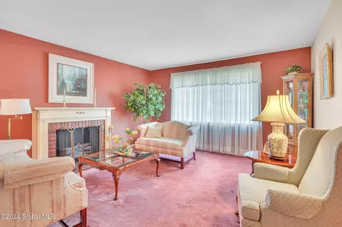 Living - 23 Rosa Rd, Schenectady, NY 12308 photo 4 of 5