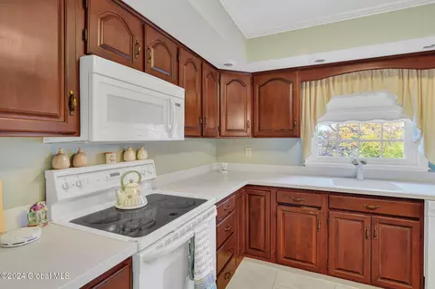 Kitchen - 23 Rosa Rd, Schenectady, NY 12308 photo 4 of 4
