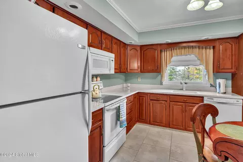 Kitchen - 23 Rosa Rd, Schenectady, NY 12308 photo 1 of 4