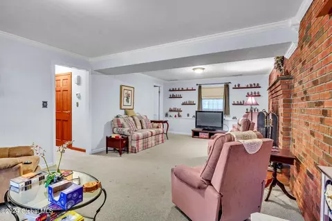 Living - 23 Rosa Rd, Schenectady, NY 12308 photo 2 of 5