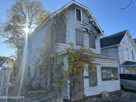 543 Mumford St, Schenectady, NY 12307