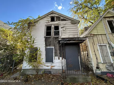 806 Arch St, Schenectady, NY 12307