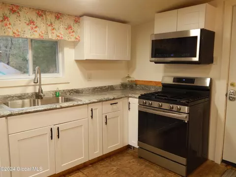 455 Alden Ave, Warrensburg, NY 12885