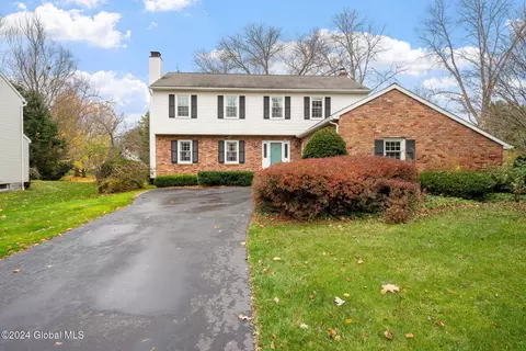33 Placid Ln, Glenmont, NY 12077