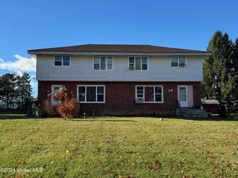 7 Louise Dr, Latham, NY 12110