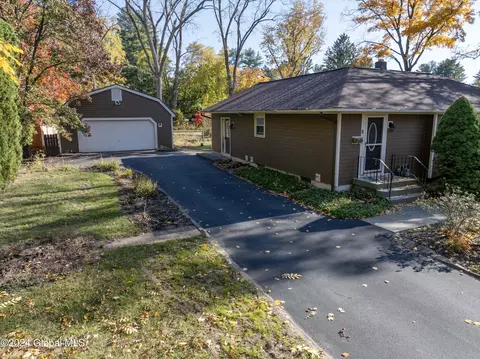 2 Clark Pkwy, Albany, NY 12203