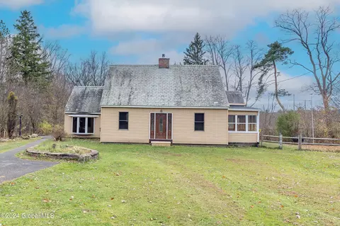 859 Putnam Rd, Schenectady, NY 12306