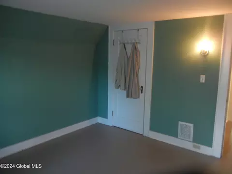 20 Wright St, Hudson Falls, NY 12839 photo 9