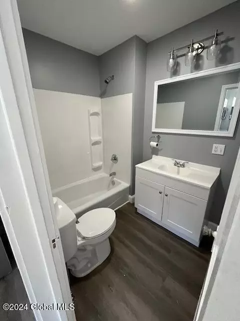 Bath - 108 Cuthbert St, Schenectady, NY 12302 photo 1 of 2