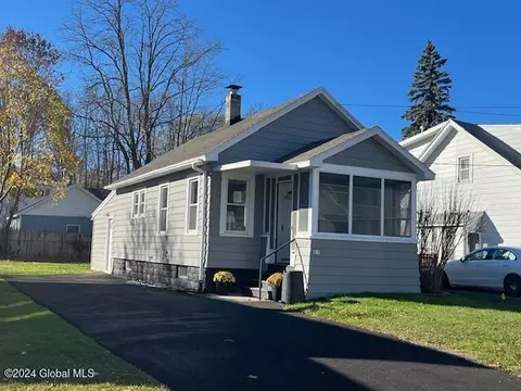 108 Cuthbert St, Schenectady, NY 12302