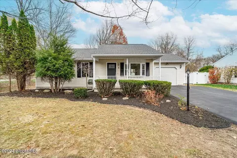 1 Edgewater Pl, Glens Falls, NY 12801