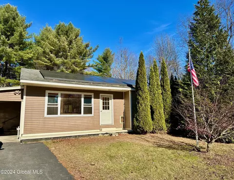 7 Joe Green Rd, Fort Ann, NY 12827