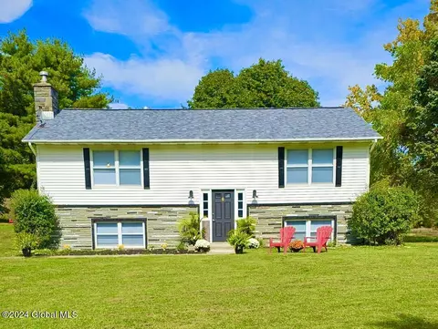 265 Snyders Lake Rd, Wynantskill, NY 12198