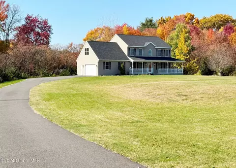5 Beverly Dr, West Sand Lake, NY 12196