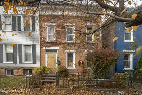 361 3rd St, Troy, NY 12180
