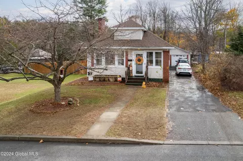404 Walnut St, Corinth, NY 12822