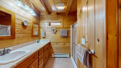 Bath - 701 Hohler Rd, Gloversville, NY 12078 photo 4 of 7