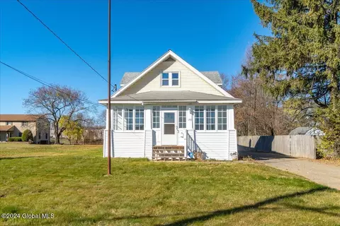 213 Sunnyside Rd, Glenville, NY 12302