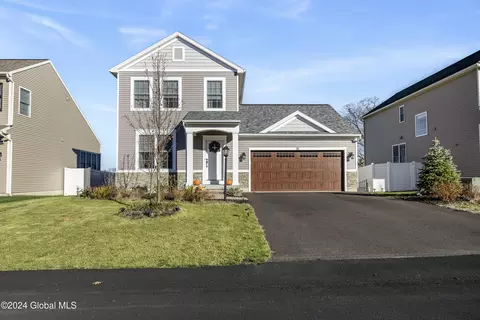 35 Penfield Dr, Latham, NY 12110