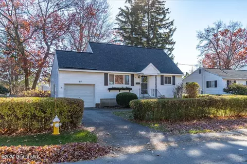55 Fuller Ter, Colonie, NY 12205