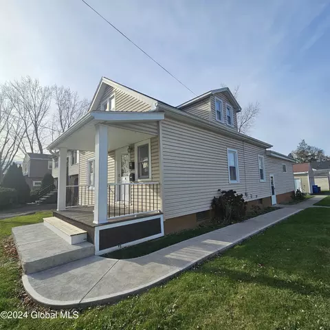 138 Russell Rd, Albany, NY 12203