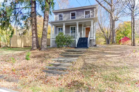 542 River Rd, Schodack Landing, NY 12156