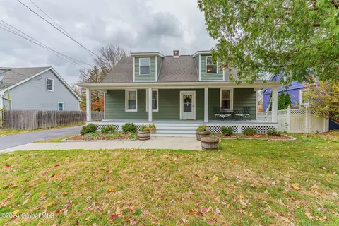 6 Genesee St, Troy, NY 12180
