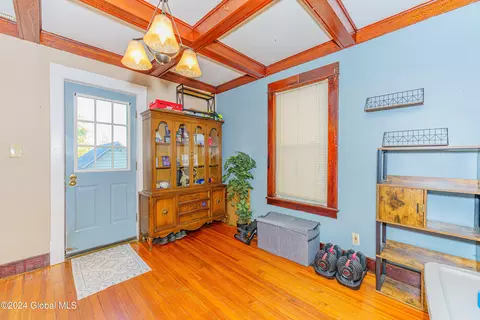Entry Way - 21 Manchester Rd, Schenectady, NY 12304 photo 2 of 2