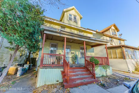 21 Manchester Rd, Schenectady, NY 12304