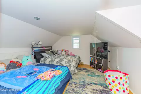 Bedroom - 21 Manchester Rd, Schenectady, NY 12304 photo 3 of 3