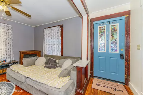 Entry Way - 21 Manchester Rd, Schenectady, NY 12304 photo 1 of 2