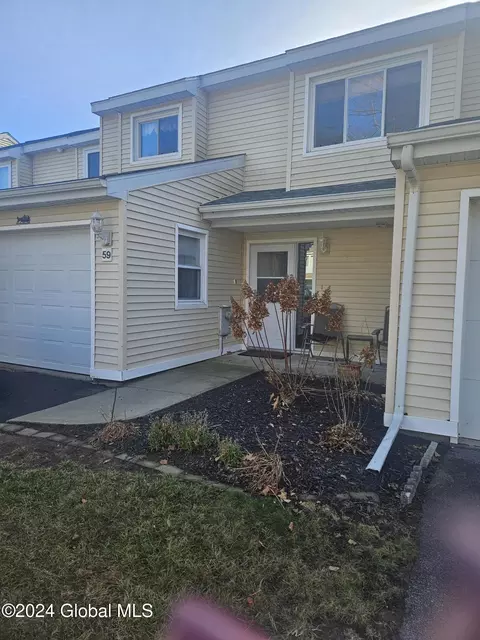 59 Winners Cir, Saratoga Springs, NY 12866