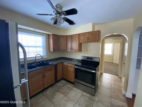 386 Mohawk Dr, Fonda, NY 12068 photo 4