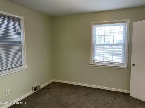 386 Mohawk Dr, Fonda, NY 12068 photo 15