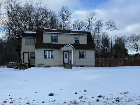 386 Mohawk Dr, Fonda, NY 12068