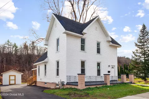 217 Florida Ave, Amsterdam, NY 12010