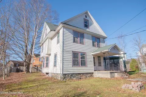 113 Shepard Ave, Saranac Lake, NY 12983