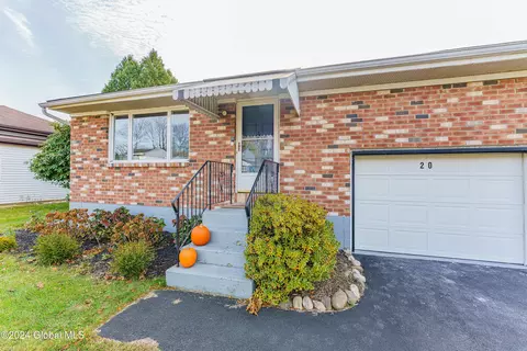 20 Par Cir, Albany, NY 12208