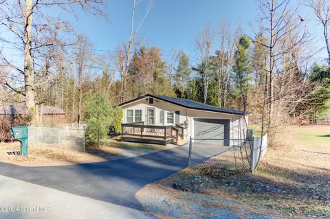 131 Wendell Ave, Broadalbin, NY 12025