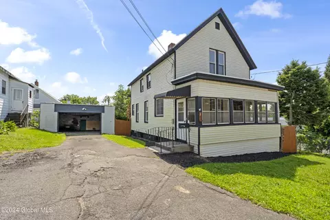 2 Plum Ave, Troy, NY 12180