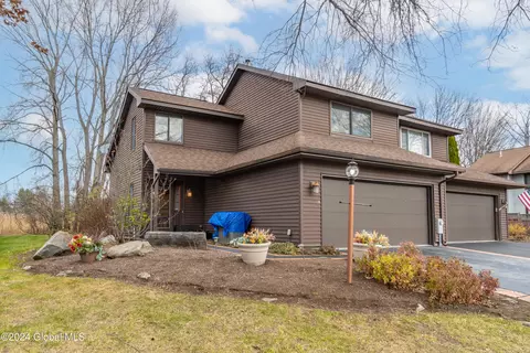 14 Rugby Rd, Slingerlands, NY 12159