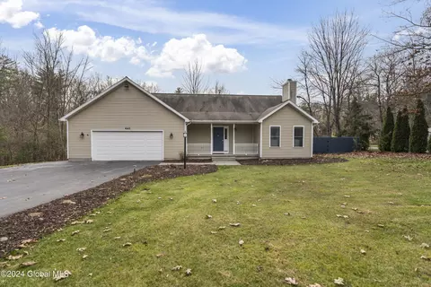 640 Kinns Rd, Clifton Park, NY 12065